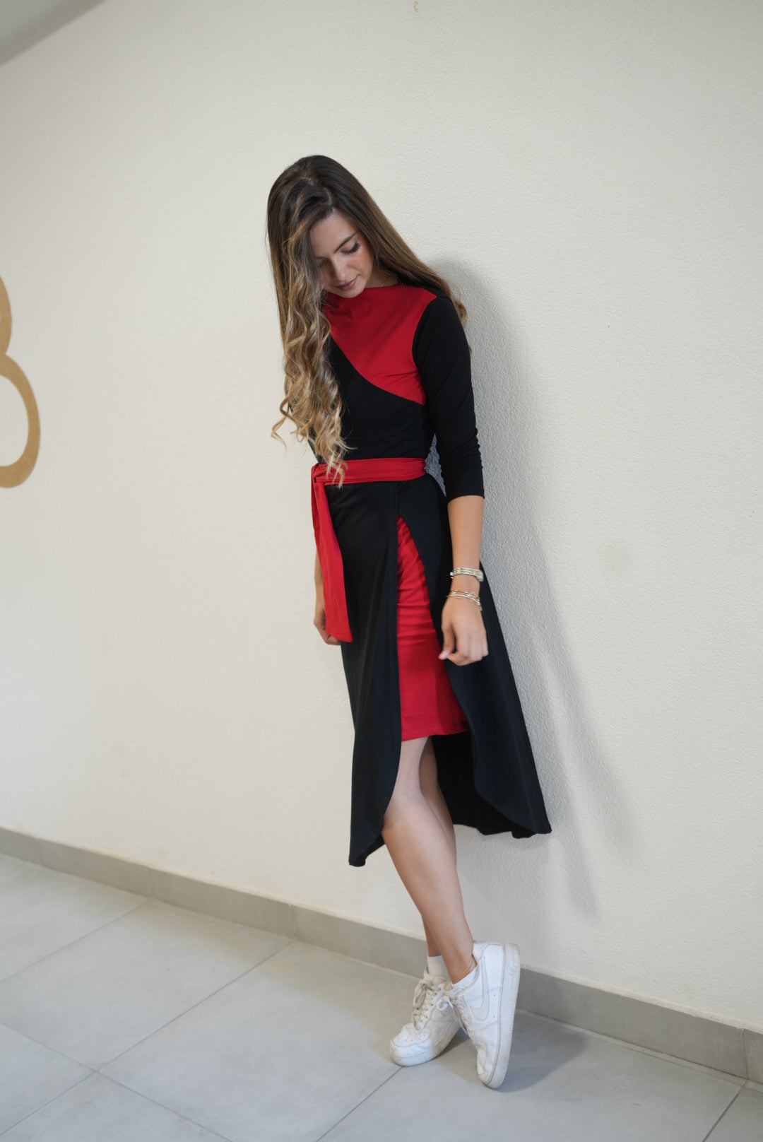Lajla Asymmetric Cotton Dress – 95% Cotton Black & Red Statement Style - ALLURE