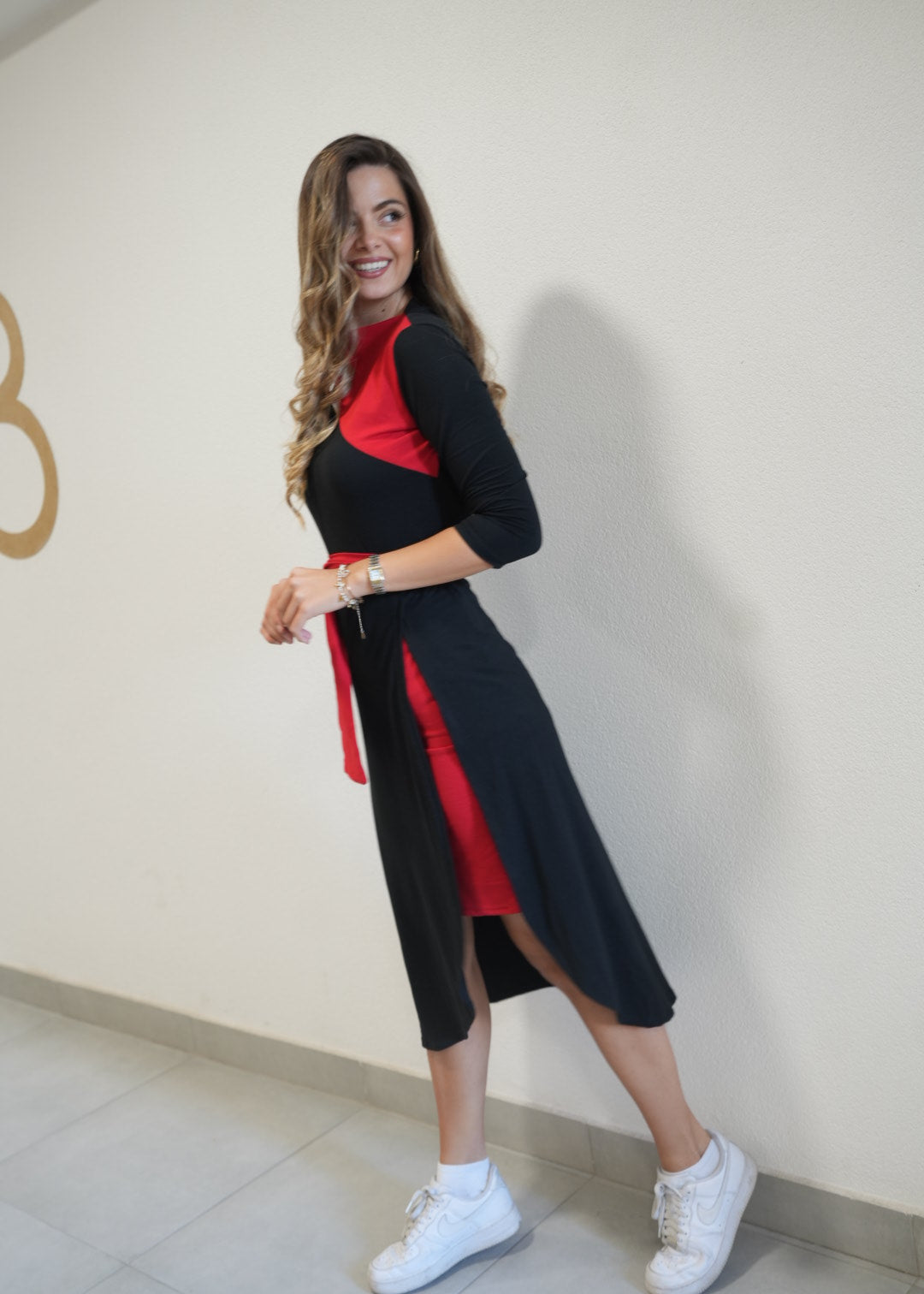 Lajla Asymmetric Cotton Dress – 95% Cotton Black & Red Statement Style - ALLURE