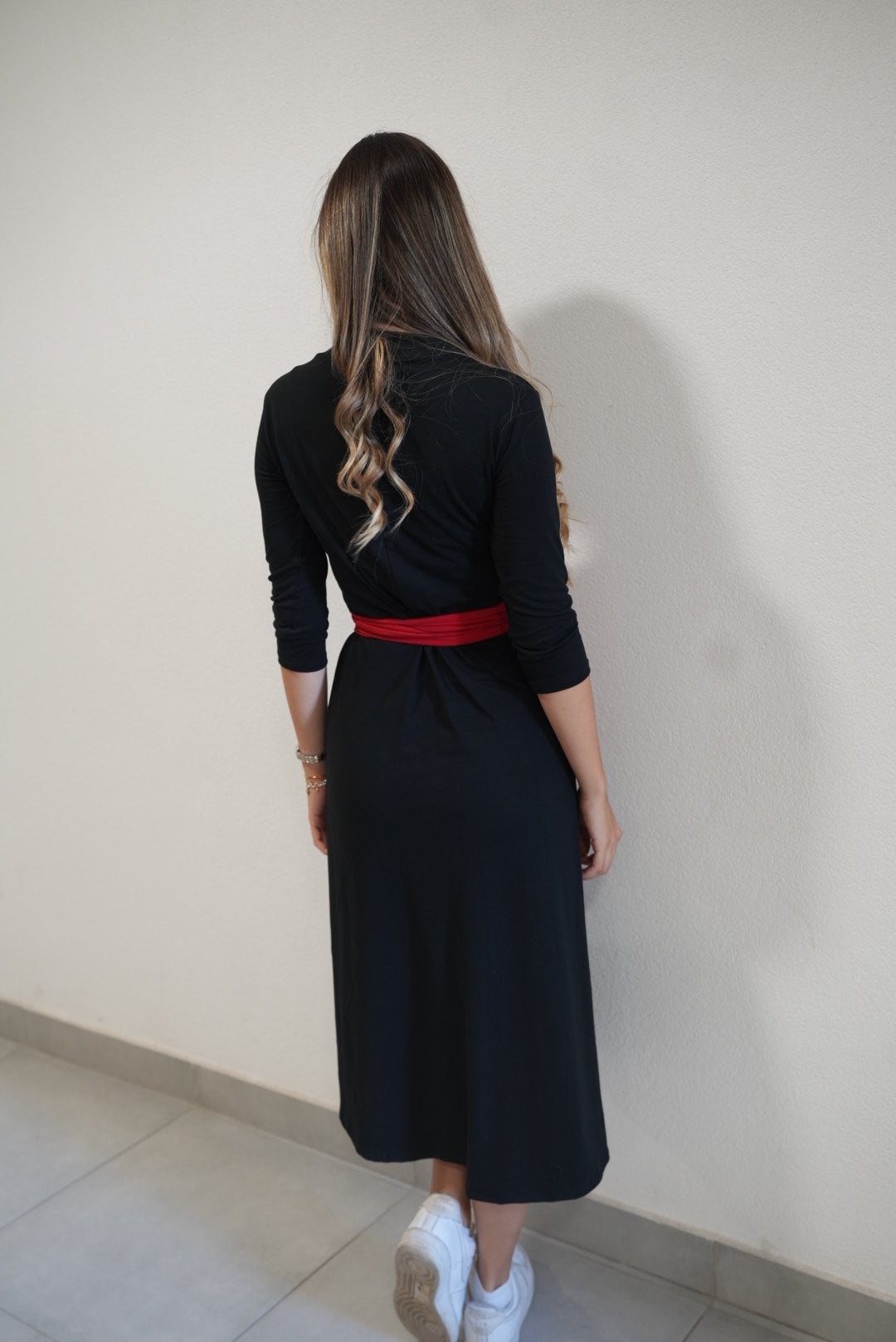 Lajla Asymmetric Cotton Dress – 95% Cotton Black & Red Statement Style - ALLURE