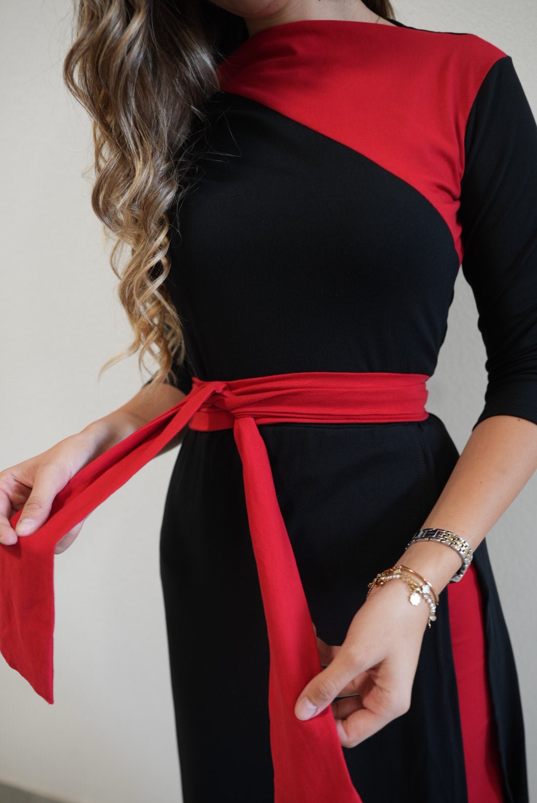 Lajla Asymmetric Cotton Dress – 95% Cotton Black & Red Statement Style - ALLURE
