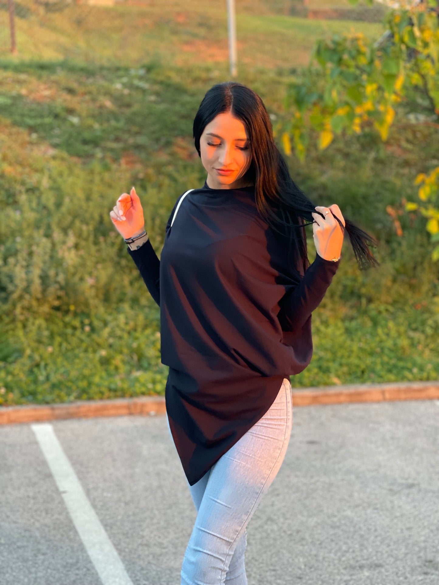 Asymmetric Round Neck Shirt "Spic"