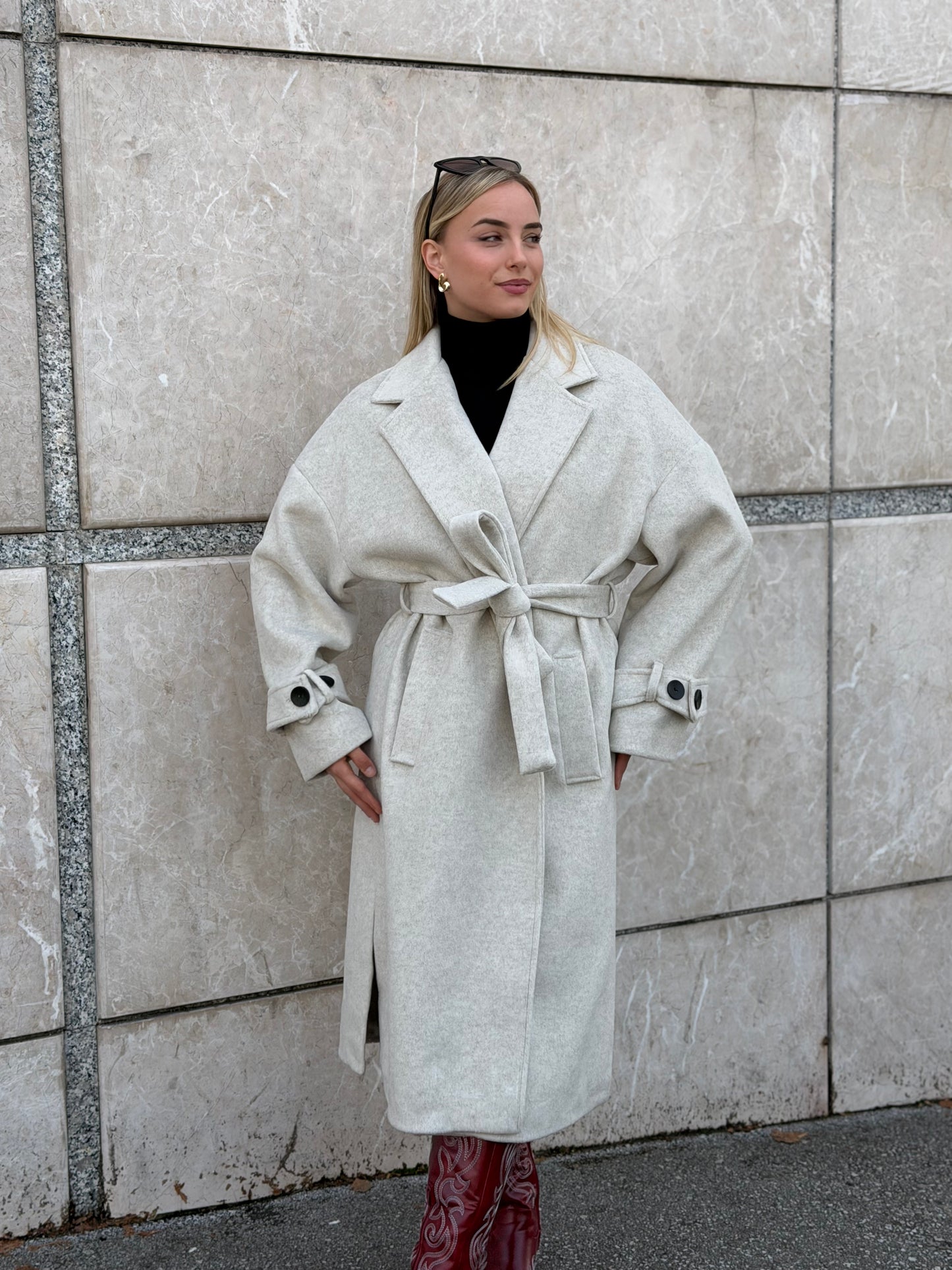 Predimenzionirani kaput – moderan opušteni kroj za ležernu eleganciju 