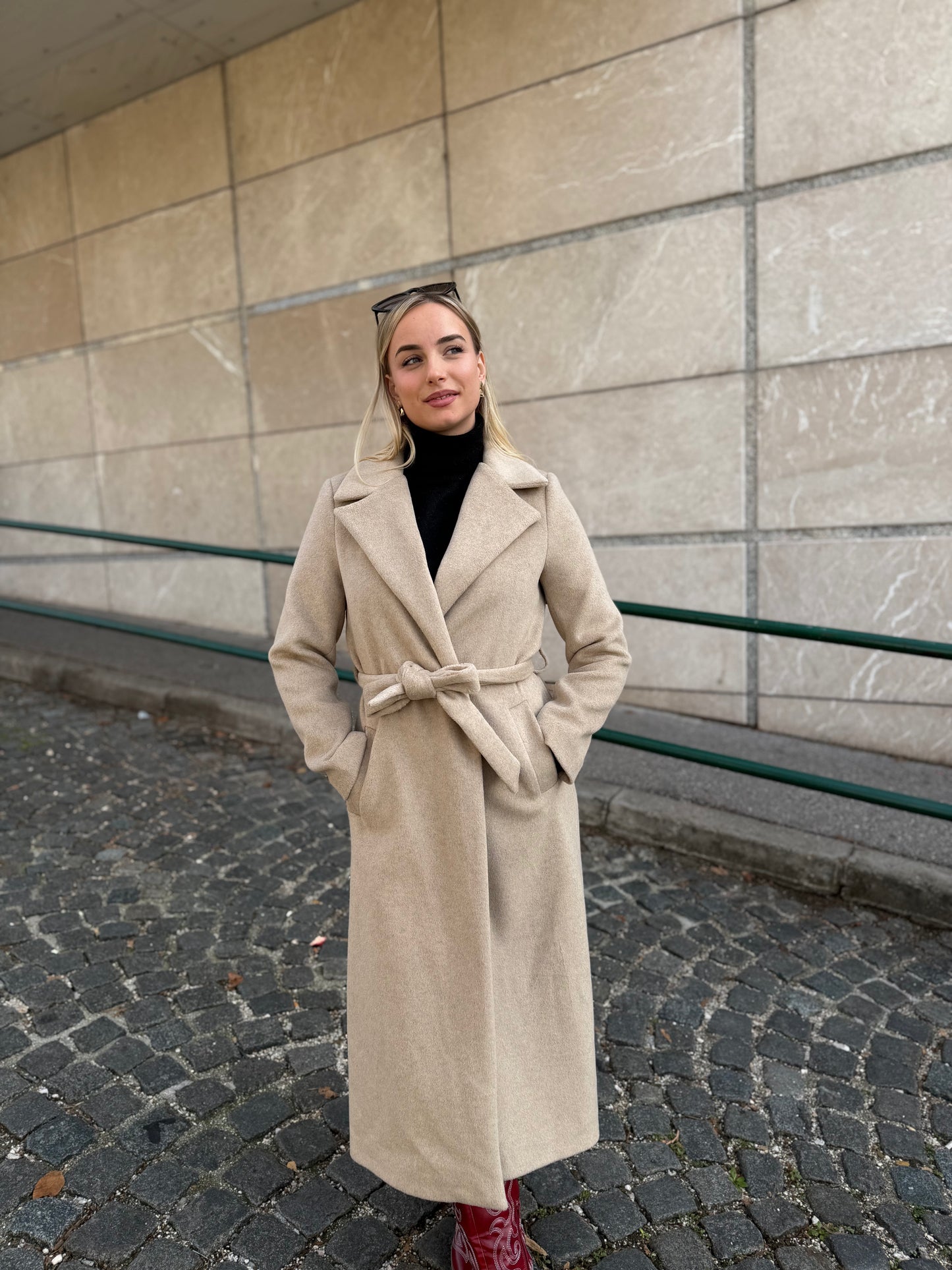 Uski kaput do prsluka – elegantan krojen dizajn za bezvremensku sofisticiranost 