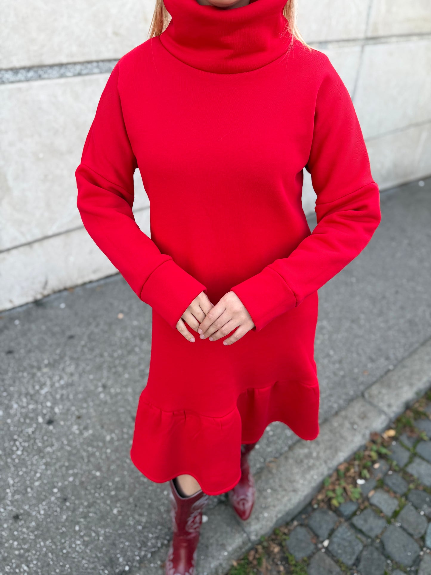 Crvena pamučna haljina Demy – 90% pamuk, 10% elastan, elegantni rastezljivi kroj 