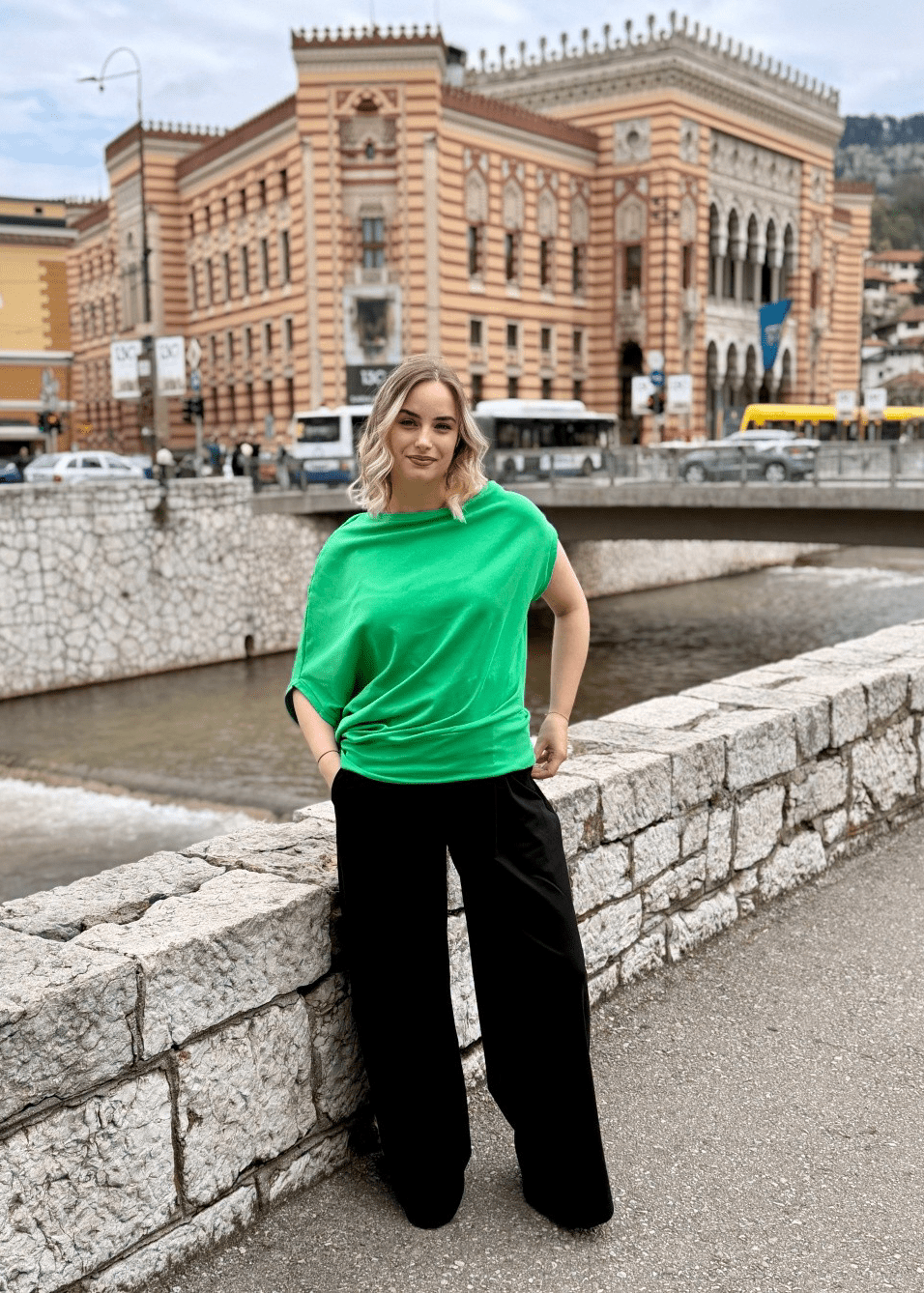 Asimetrične majice Sandra - ALLURE