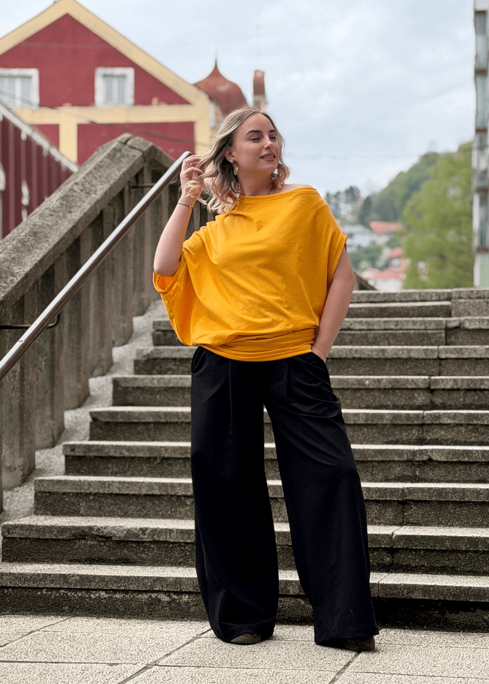 Asimetrične majice Sandra - ALLURE