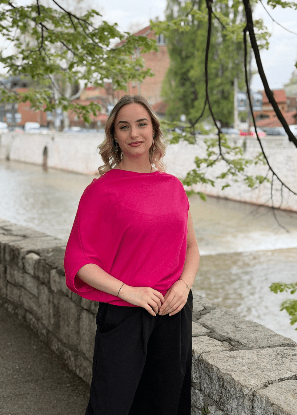 Asimetrične majice Sandra - ALLURE