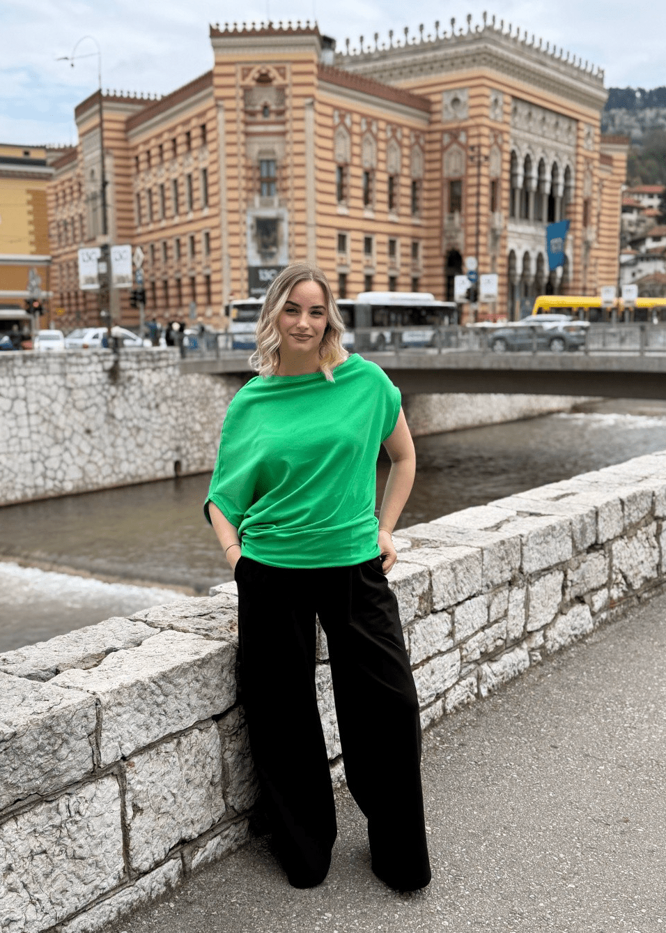Asimetrične majice Sandra - ALLURE