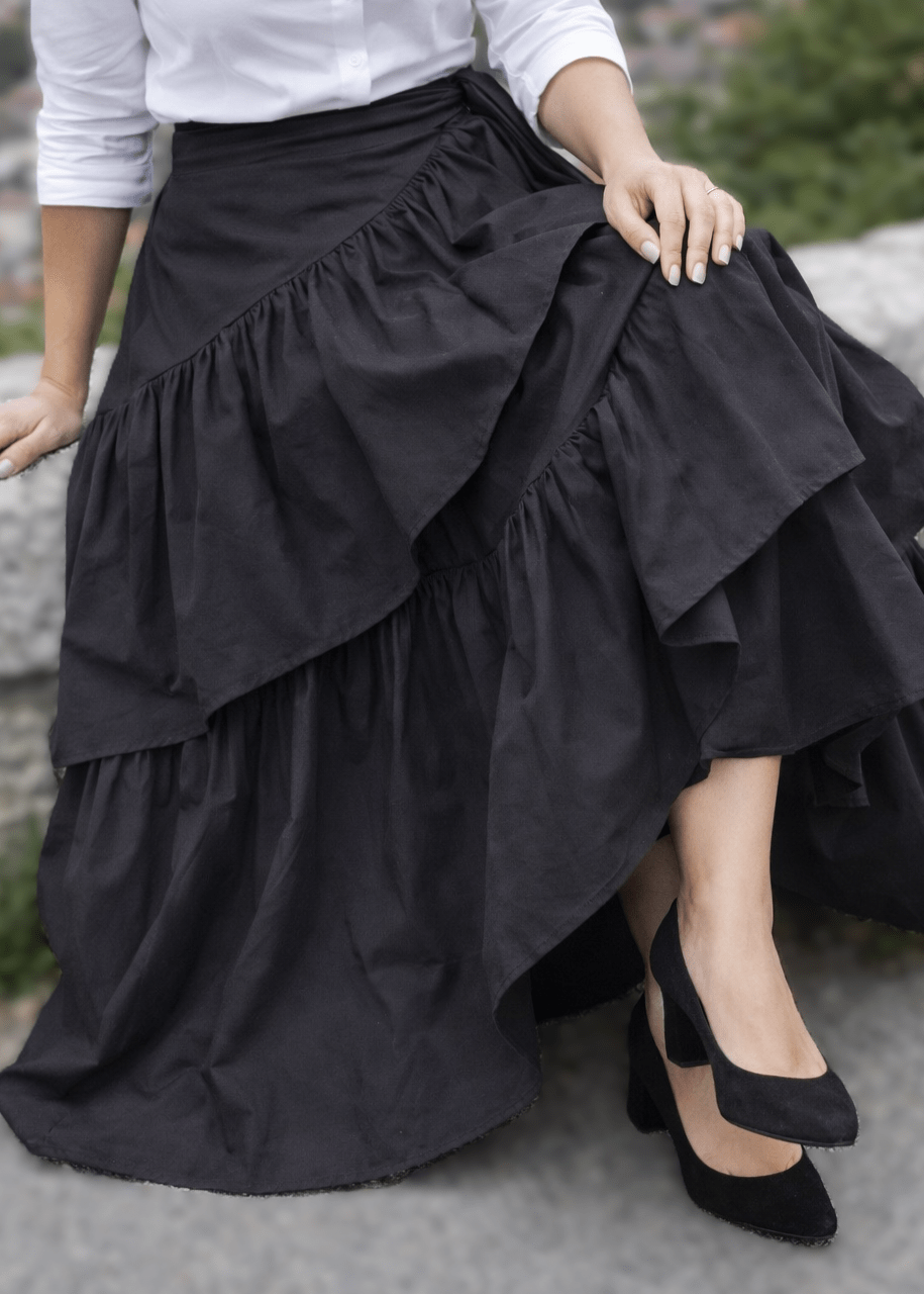 Crna midi suknja Alma s volanima i vezanjem - ALLURE