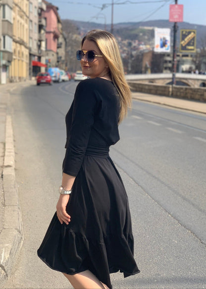 Midi haljina Volan s V - izrezom i volanima – crna, ljubičasta, zelena - ALLURE